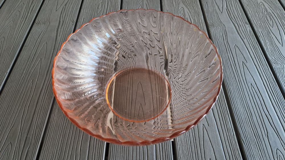 Taça de vidro rosa velho