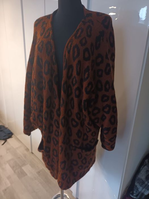 Swetr zwierzęcy print oversize