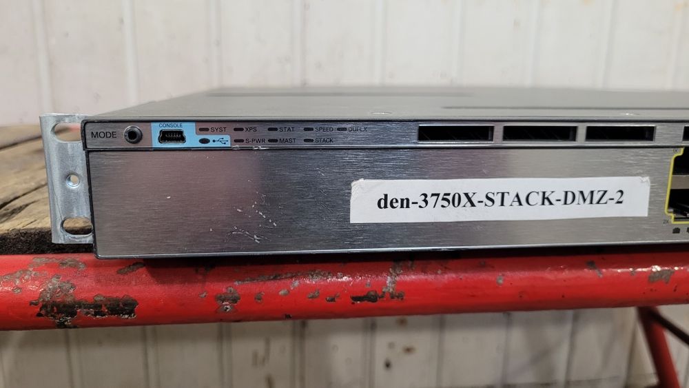 Комутатор Cisco + Модуль Cisco.