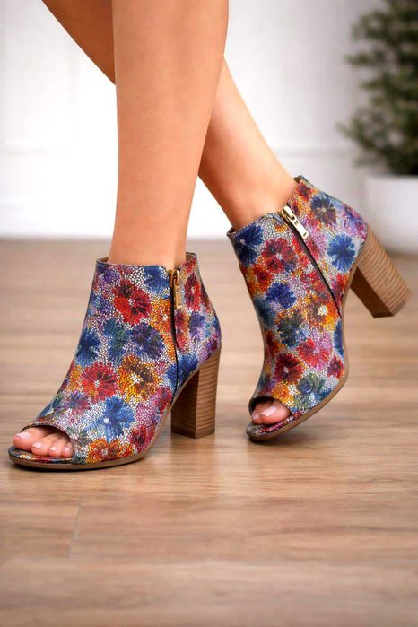 Śliczne sandały w kwiaty 38 idealne