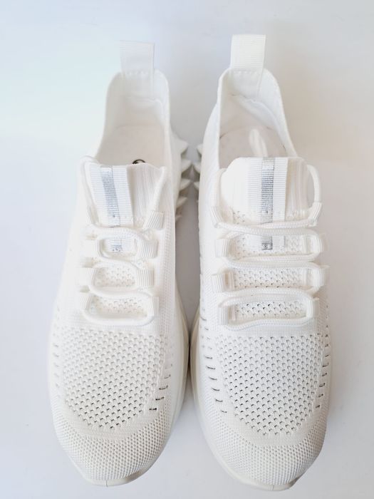 Buty sportowe z siateczki białe 38 39