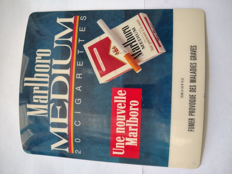 Sprzedam matę reklamową z logo Marlboro z lat 90-tych.