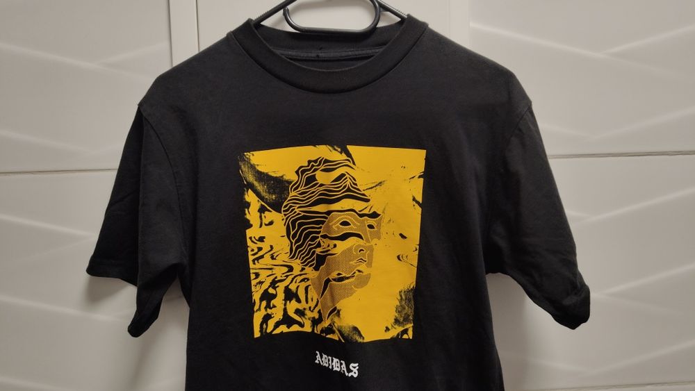T-shirt Adidas r. XS maska Manoles