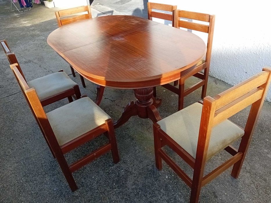 Extendable Table and Used Chairs64552116701697121