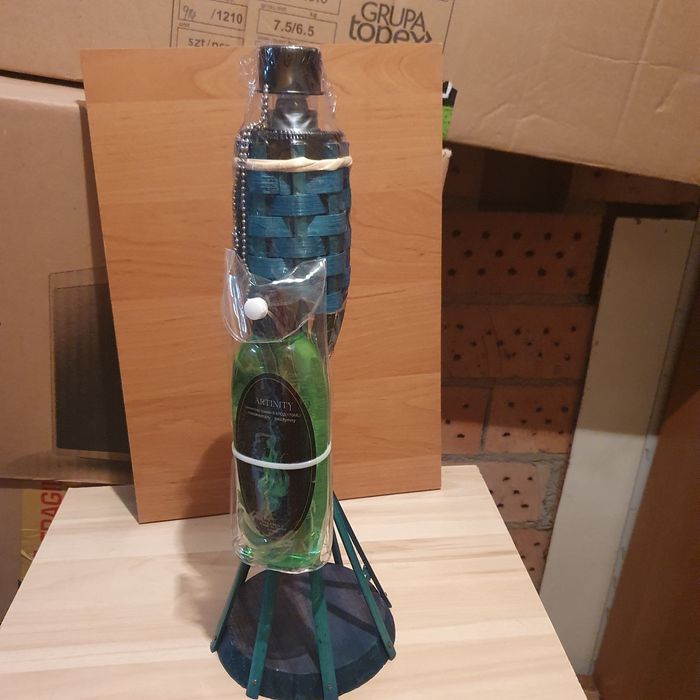 Pochodnia olejowa lampion z kolorowym płomieniem.Olej i knoty zapasowe