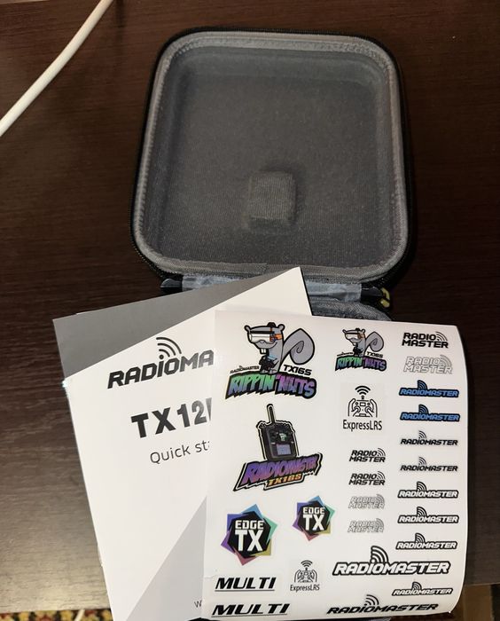 новий пульт Radiomaster tx12 elrs в кейсі