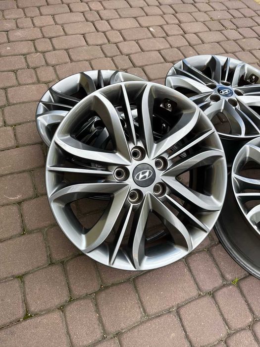 Oryginalne alufelgi Hyundai 5x114,3 17 cali CZUJNIKI Tucson IX35 Antracyt