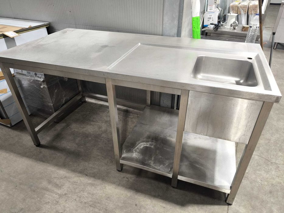 Movel em inox com pio