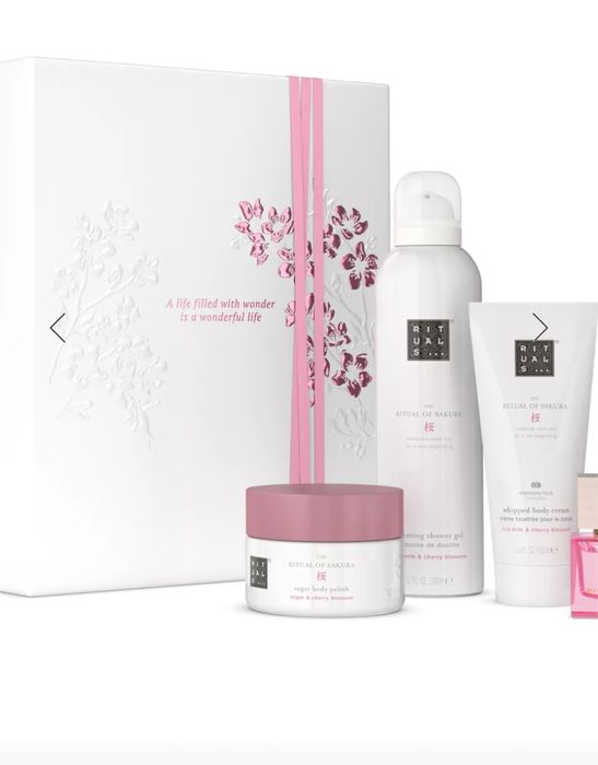 Набори в розмірі М всі в наявності