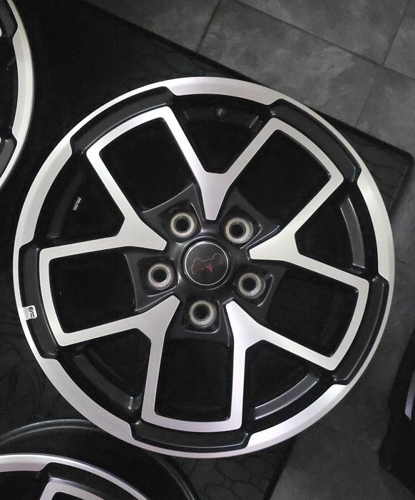 Nowe oryginalne  felgi 17 cali jeep wrangler / grand cherokee