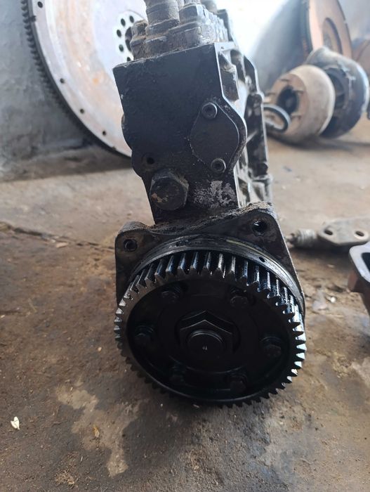 Продам паливний насос ман д 2866лф20