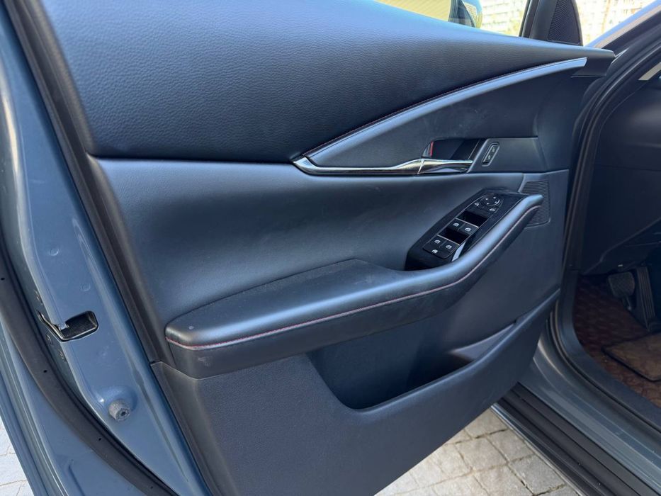 Mazda cx30 carbon edition 24 год