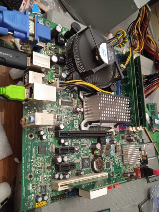 775, Мат плата + core2quad q9400 + 8gb ddr2