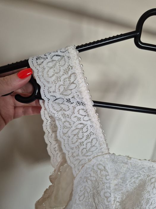 Koronkowa braletka ecru 38 M biały top bieliźniany