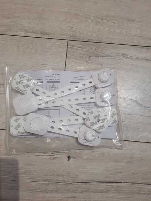 Blokady do szafek dla dzieci