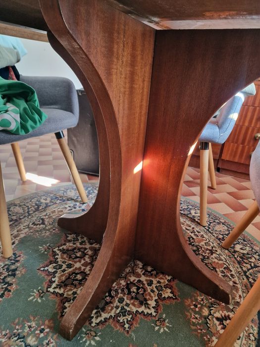 Mesa redonda + 4 cadeiras