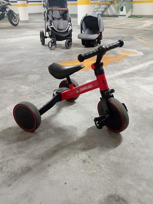 Triciclo ajustável por etapas