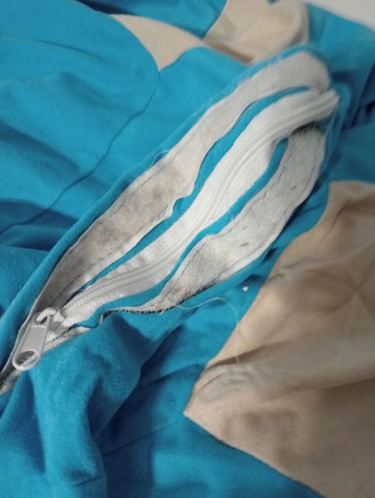 Pokrowiec na pufę do wypełnienia silikonowymi kulkami.