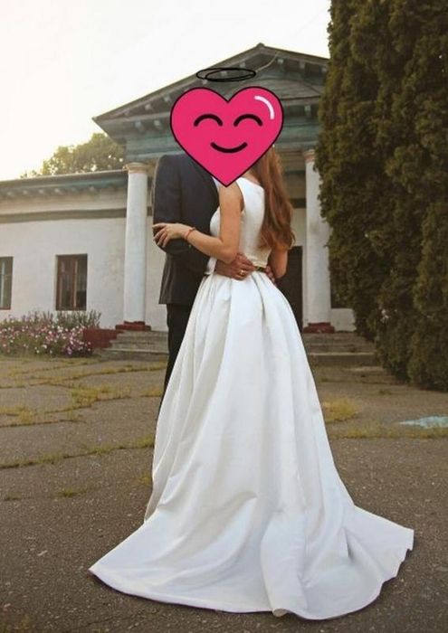 Продам весільну сукню