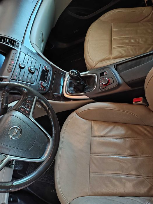 Venda viatura OPEL INSIGNIA