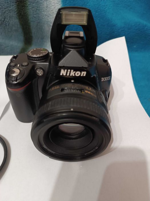 Продам фотоапарат nikon d3000
