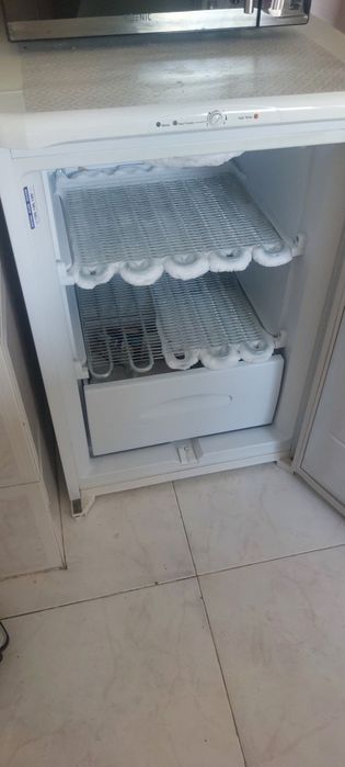 Arca vertical  indesit Alt. 82cm Larg. 55cm Profund. 58cm faço entrega domicílio