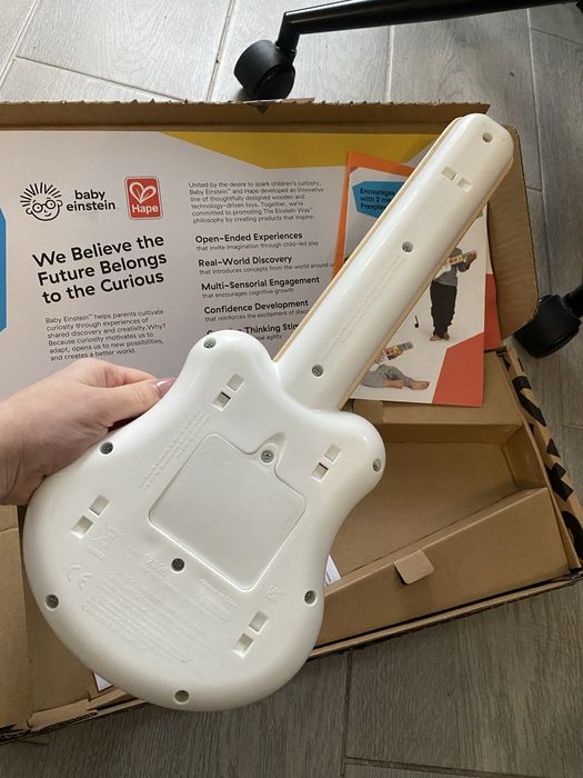 Музикальна іграшка гітара baby einstein