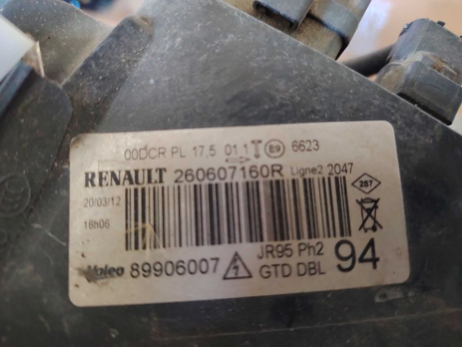 Sprzedam do renault scenic III lampę przednią lewą xenon