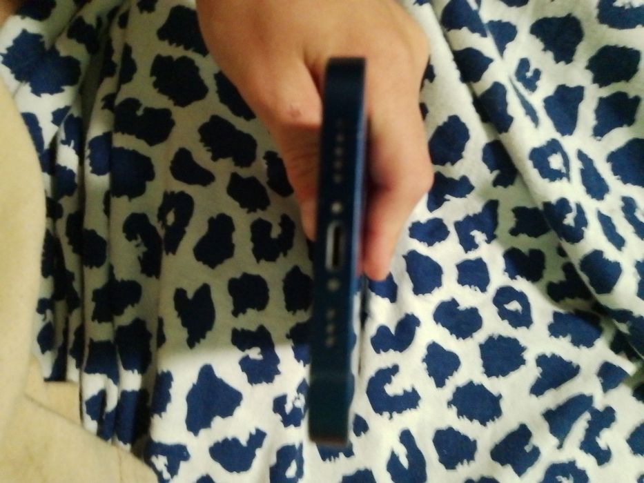 Продам айфон 12 64g б\у