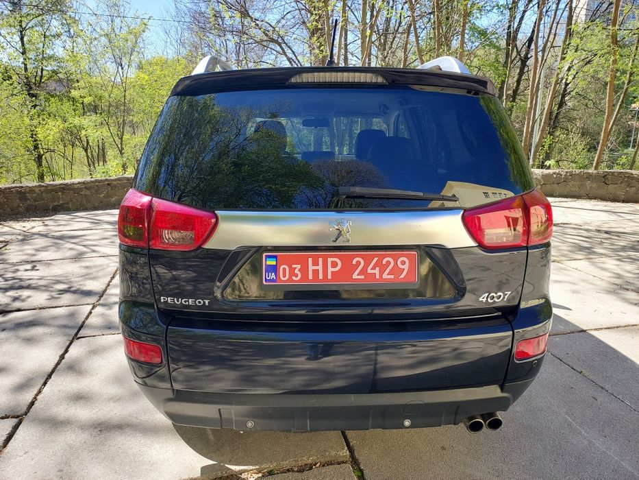 Peugeot 4007 2010 рік