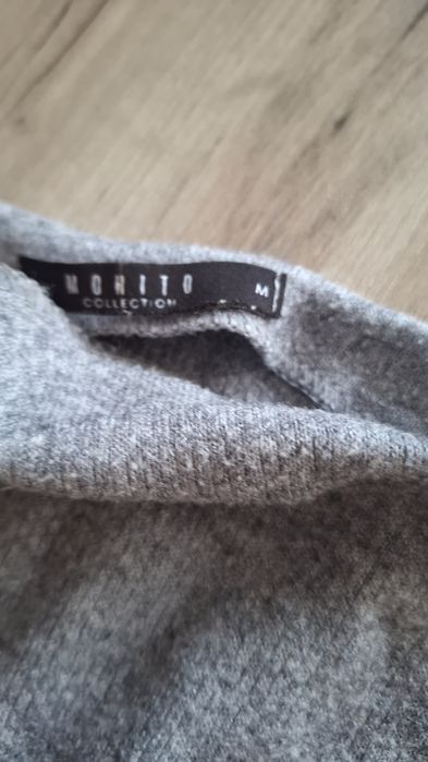 Szary pół golf ala swetwer