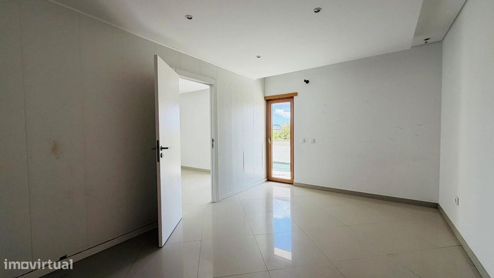 Apartamento T4 com 194m2 e amplas varandas Pinhal Novo