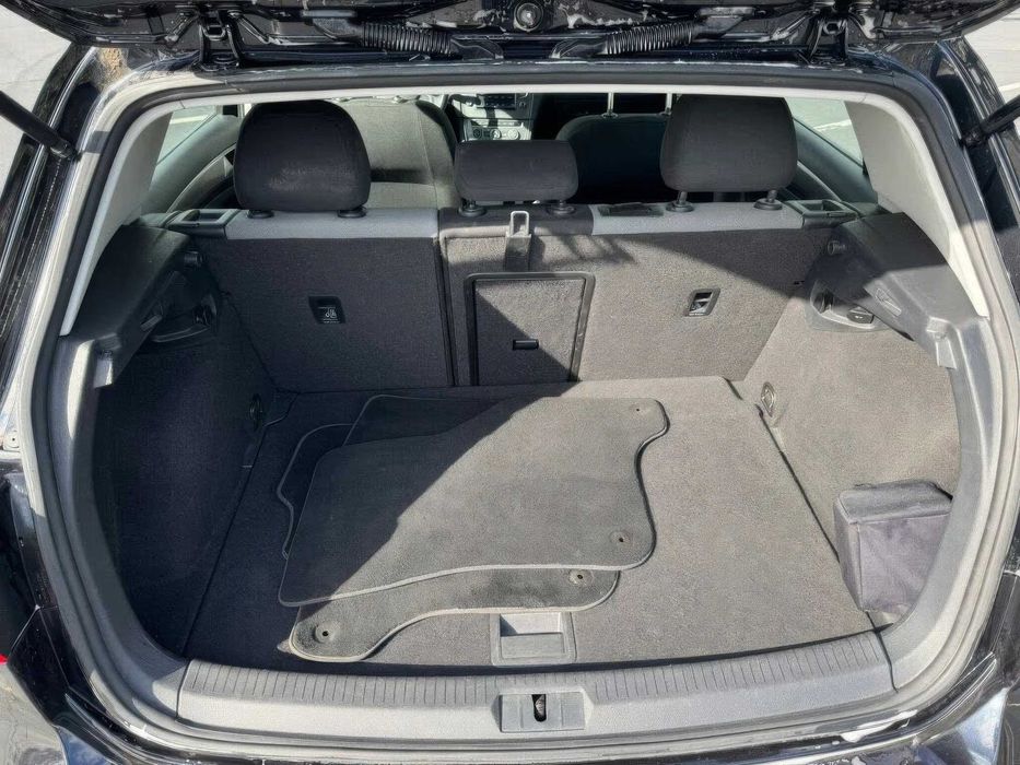 Volkswagen e-Golf SEL Premium      2016
