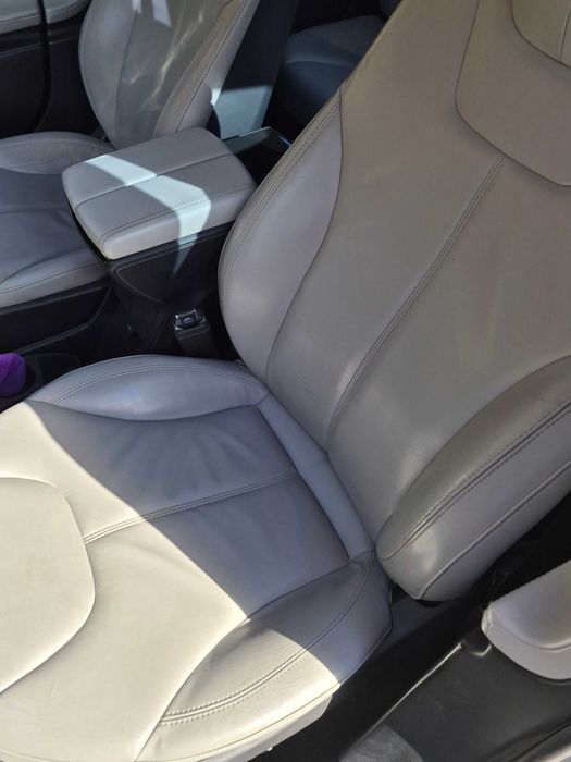 Tesla  Model  S 85