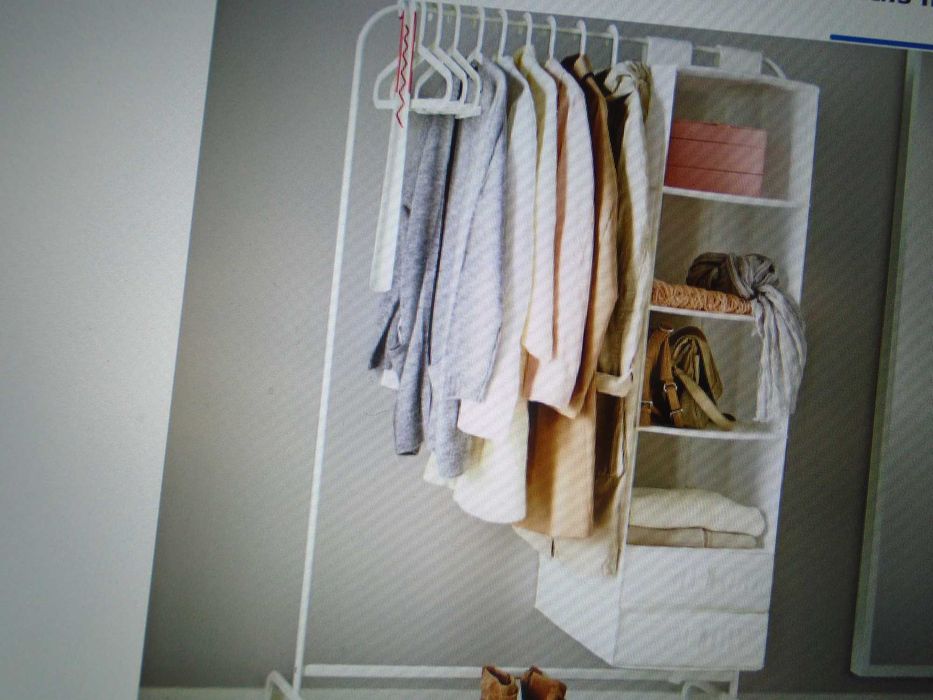 Pagamento em dinheiro.  Mullig Ikea roupeiro