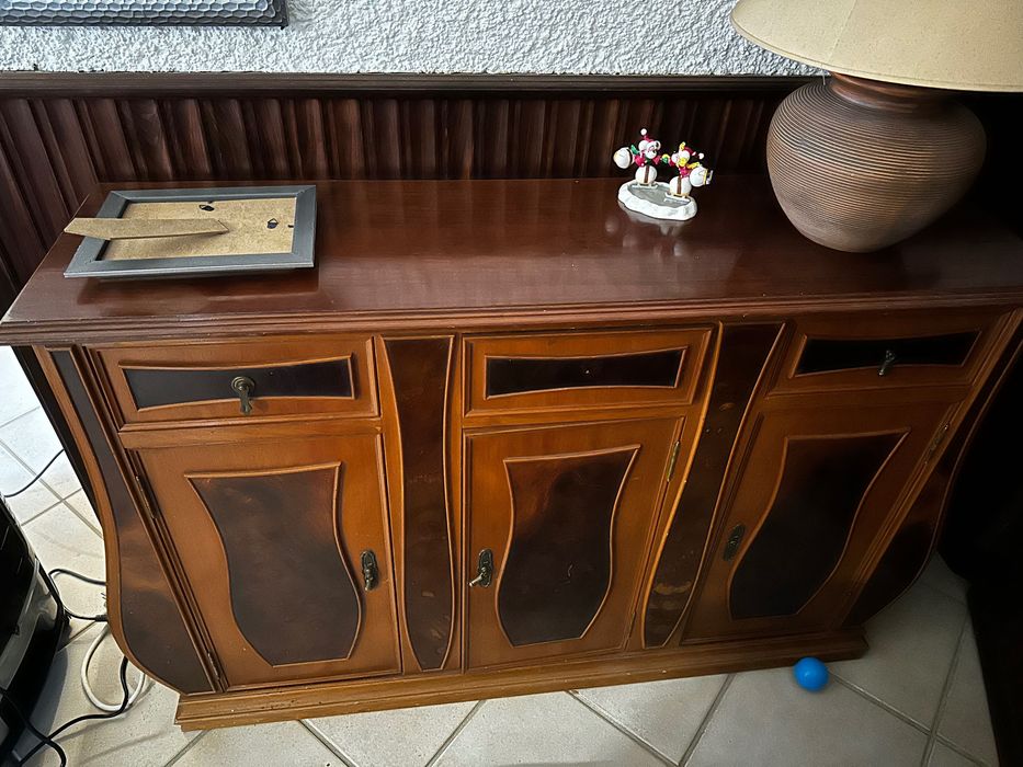 Sapateira de madeira