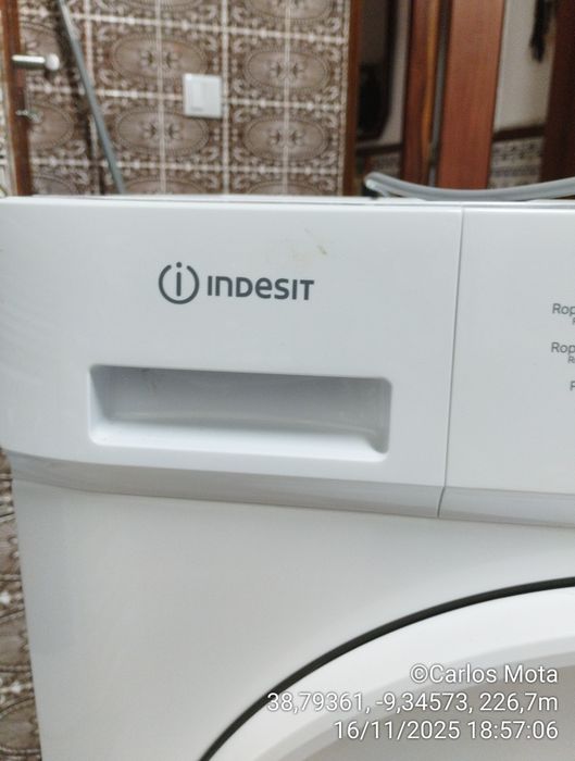 Máquina de lavar roupa INDESIT 7kg
