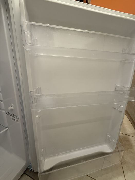 Холодильник Candy з міні морозилкою