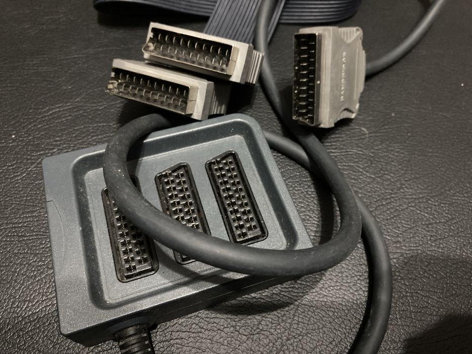 Tomada tripla + Scart Bandridge