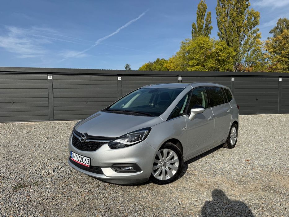 Opel Zafira 1.6 Benzyna Manual Mały przebieg 7 osobowa Bogata wersja Zadbana