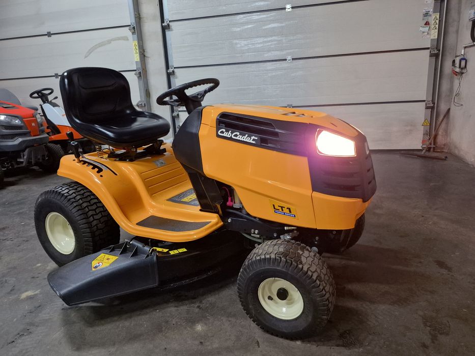 Kosiarka traktorek cub cadet LT 1