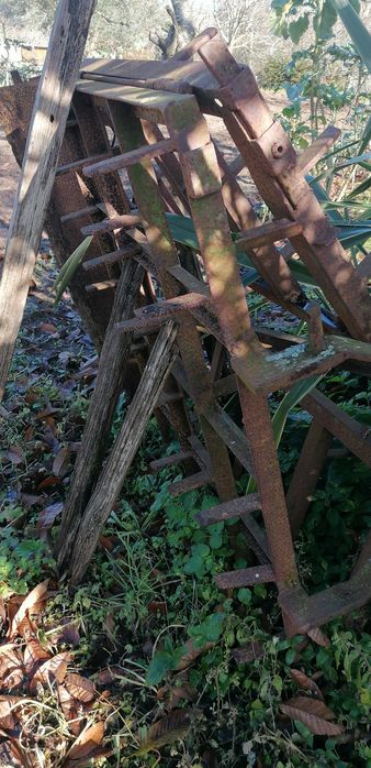 Charrua agrícola 16" e outras alfaias