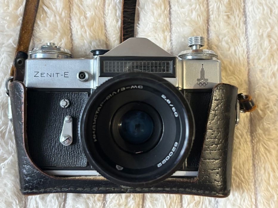 Вінтажний Zenit-E плівковий фотоапарат + Industar-50-2 50mm + чохол