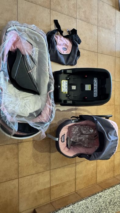Trio Chicco Completo (Rosa/Cinzento) com Base ISOFIX Auto-Fix + Acessórios