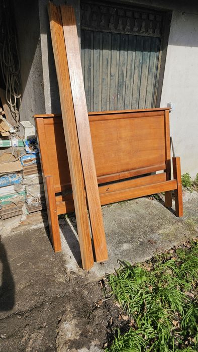 Cama casal madeira maciça 185x125 sem estrado e colchão