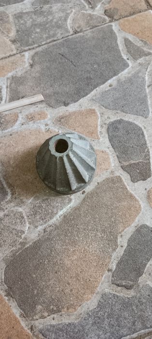 6 cones em alumínio fundido