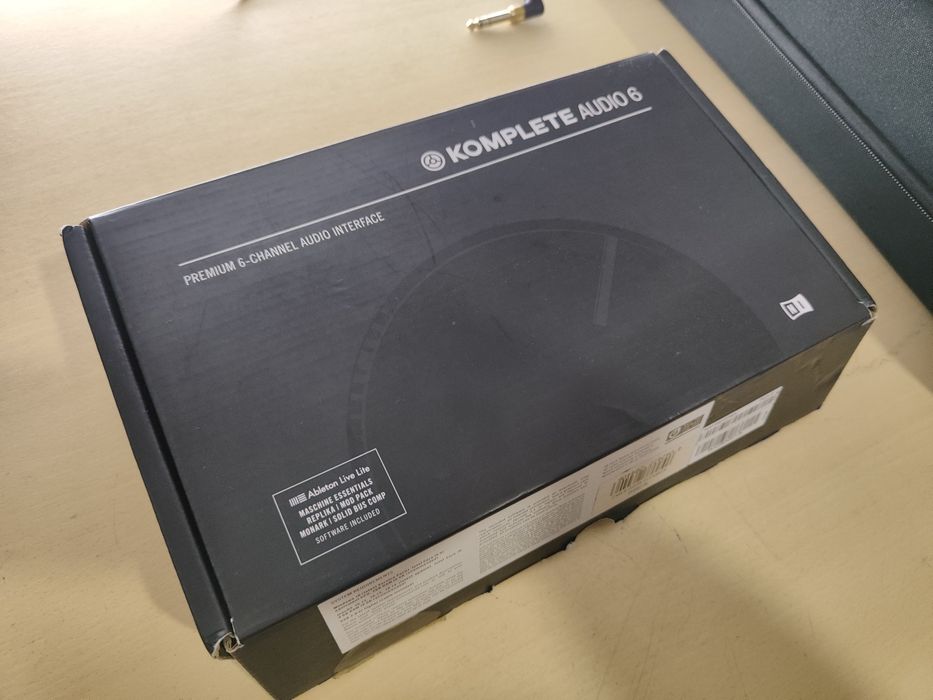 Komplete Audio 6 MK2 Native Instruments Placa Interface Audio