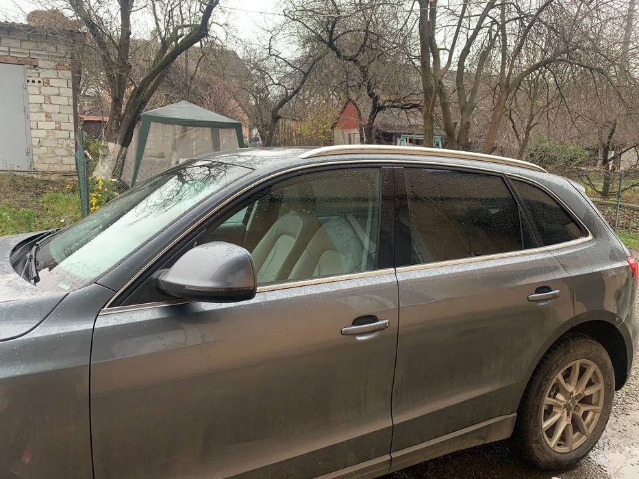 Продам машину Q5