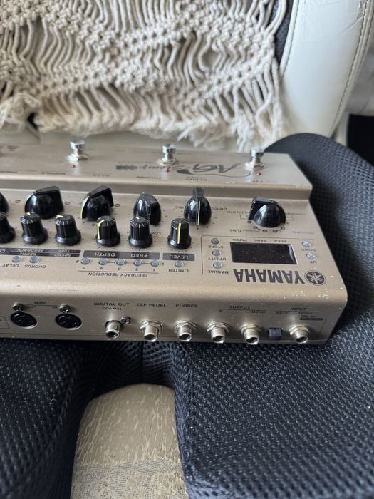 Yamaha Ag Stomp preamp do gitary akustycznej