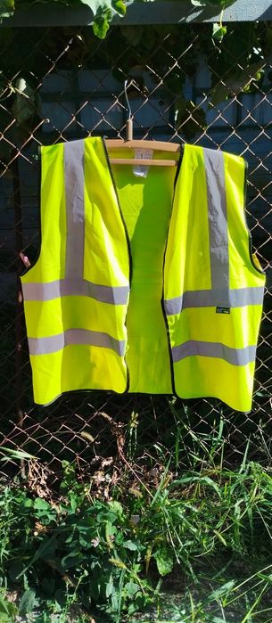 Желет, с отражателями, желтого яркого цвета